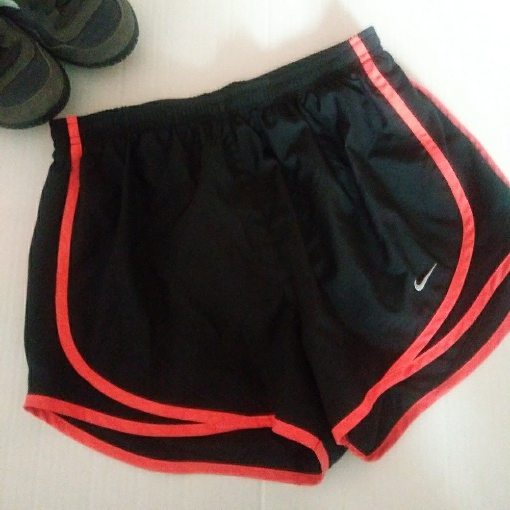 NIKE DRI-FIT RUNNING SHORTS